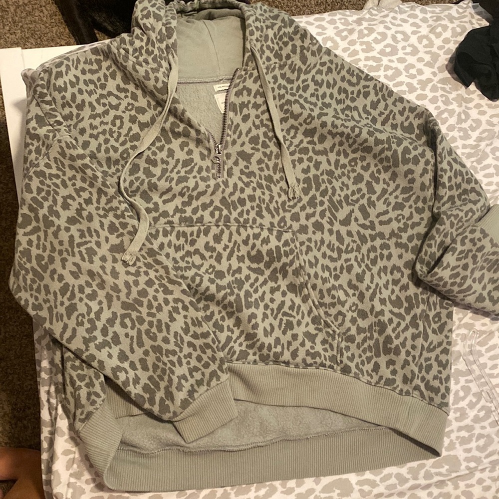 American Eagle oversized pull over